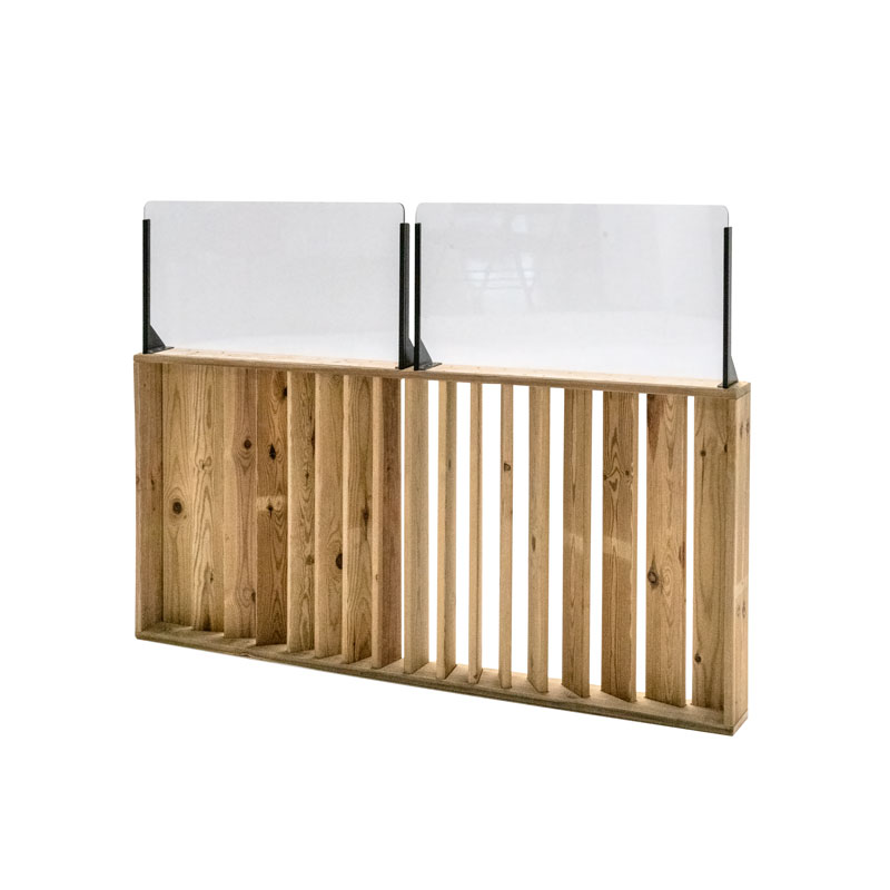 Barandilla fija de madera de 150x12x115 cm, ideal para separar espacios en colectividades y hostelería.