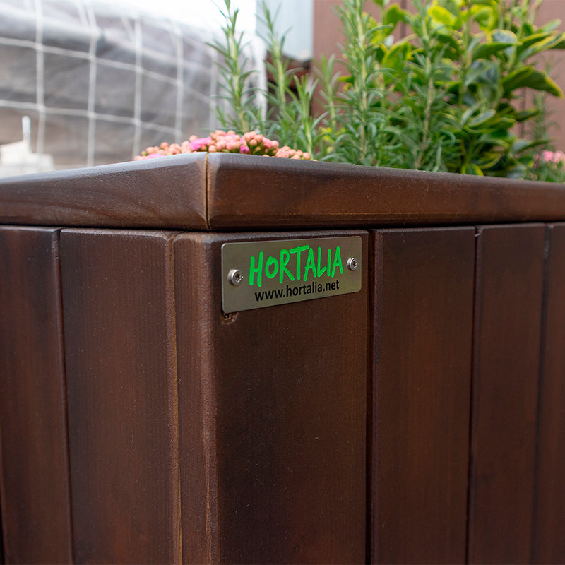 Jardinera de madera fija autoportante de 100x44x80 cm, ideal para separar espacios en terrazas y jardines.